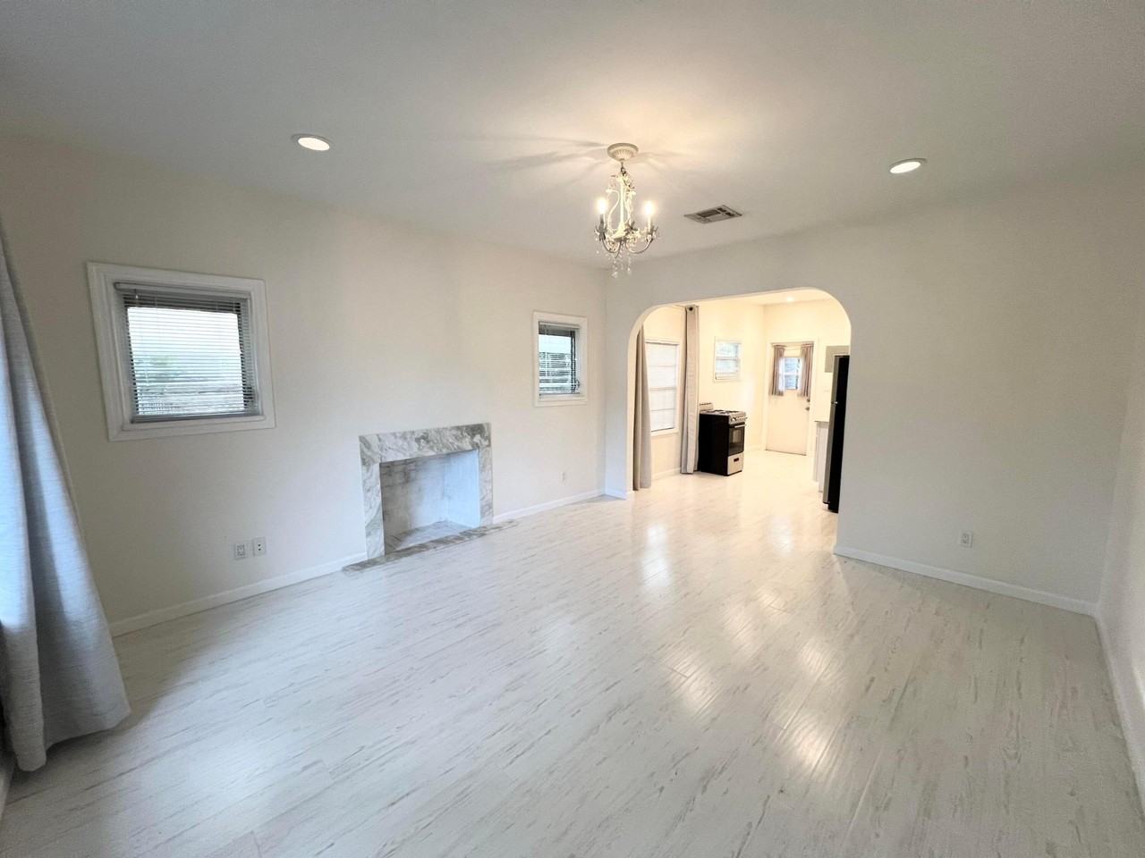 431 Ardmore Rd - Photo 6 of 13