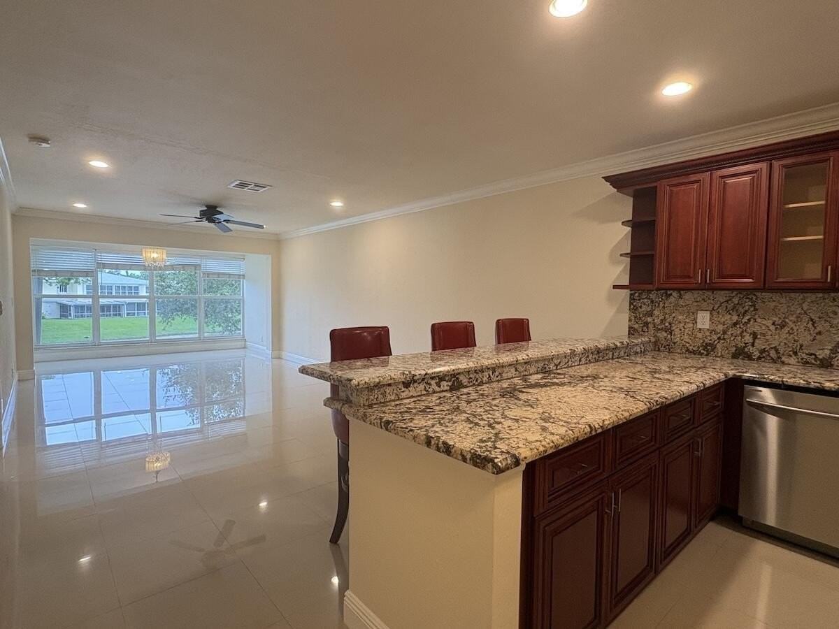 1441 Nw 19th Ter #201 - Photo 4 of 41