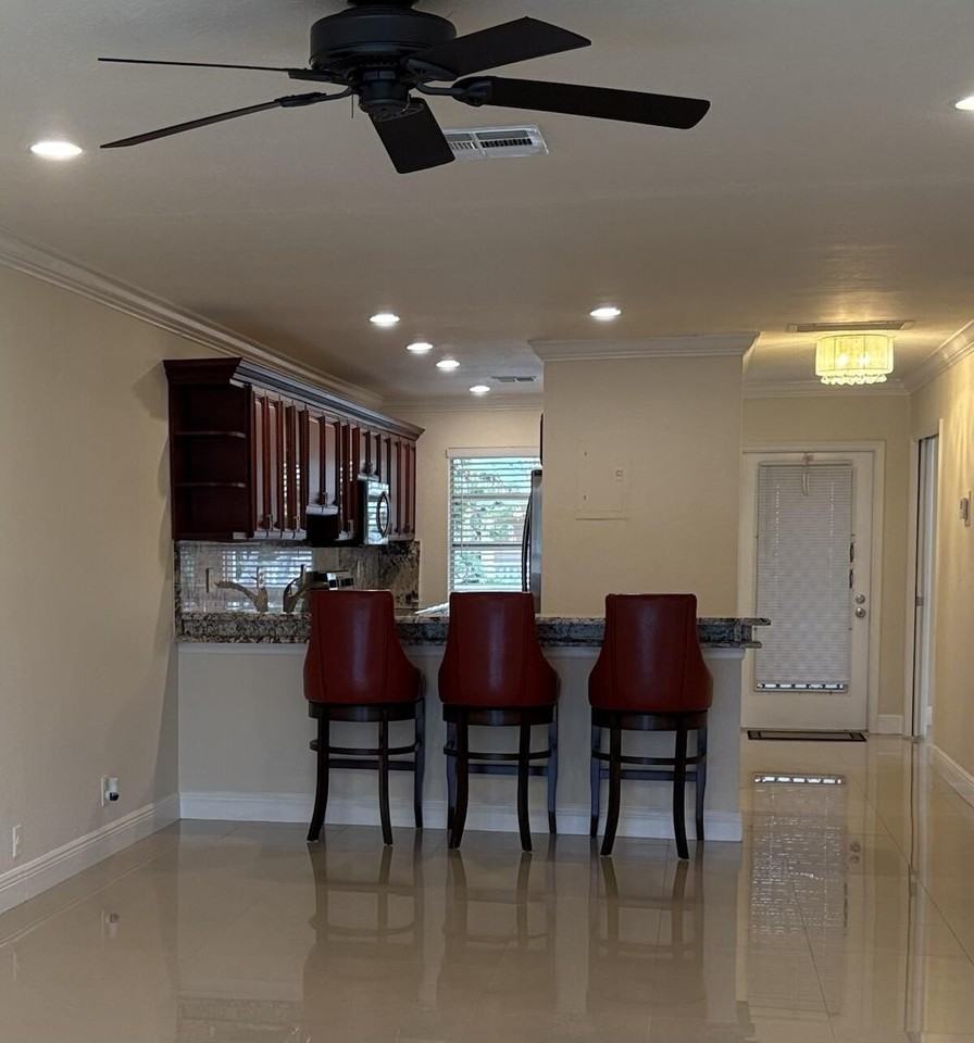 1441 Nw 19th Ter #201 - Photo 7 of 41