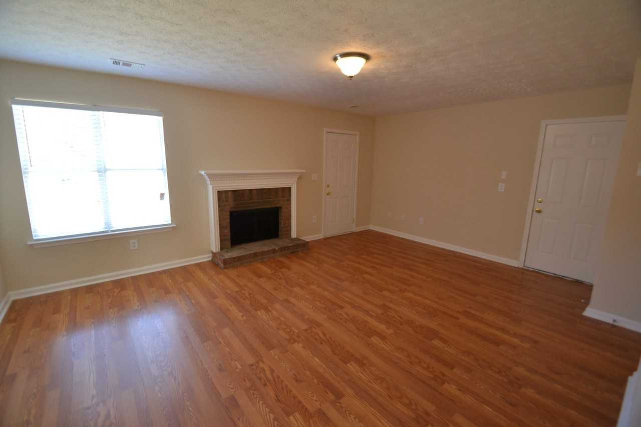 6718 Roscommon Dr - Photo 2 of 7