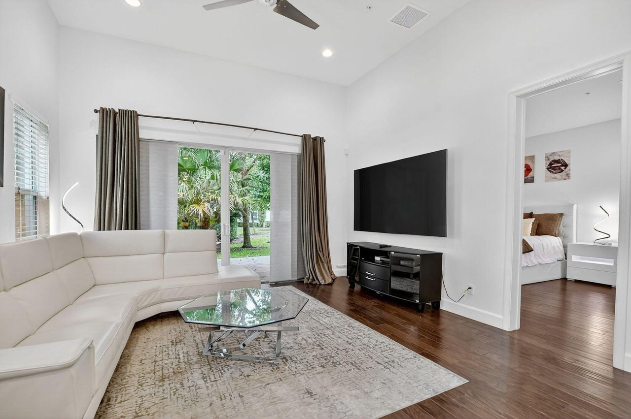 6675 Quiet Wave Trl - Photo 7 of 50