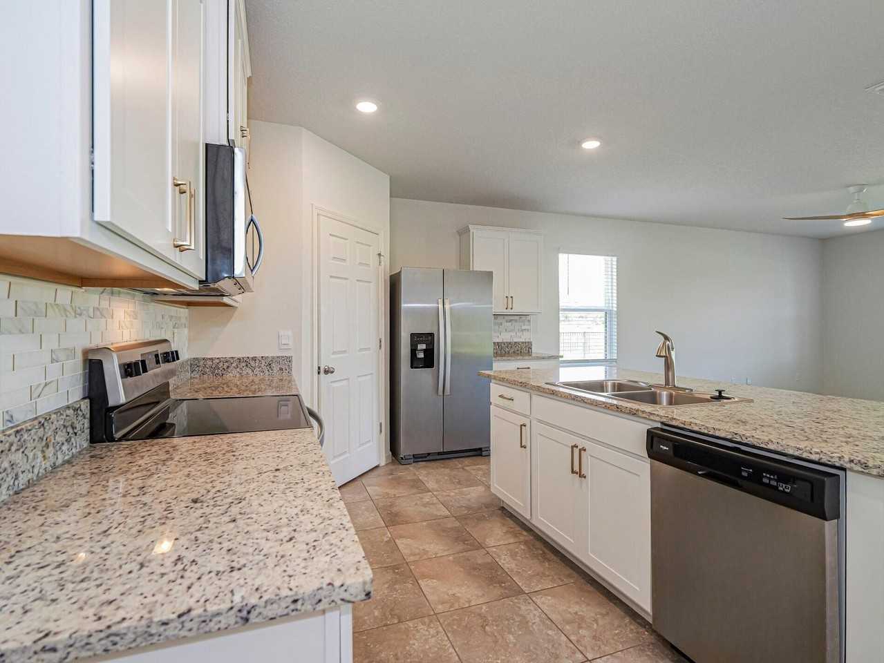 4103 Keeson Cir - Photo 7 of 34