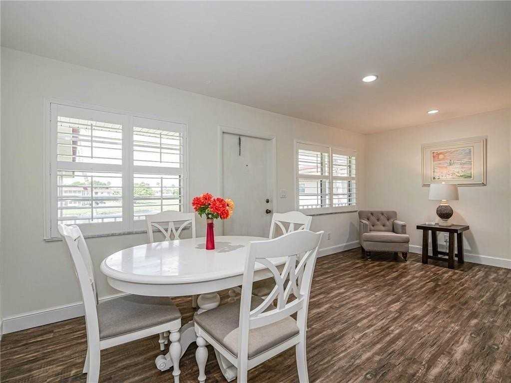 76 Royal Oak Dr #205 - Photo 5 of 36