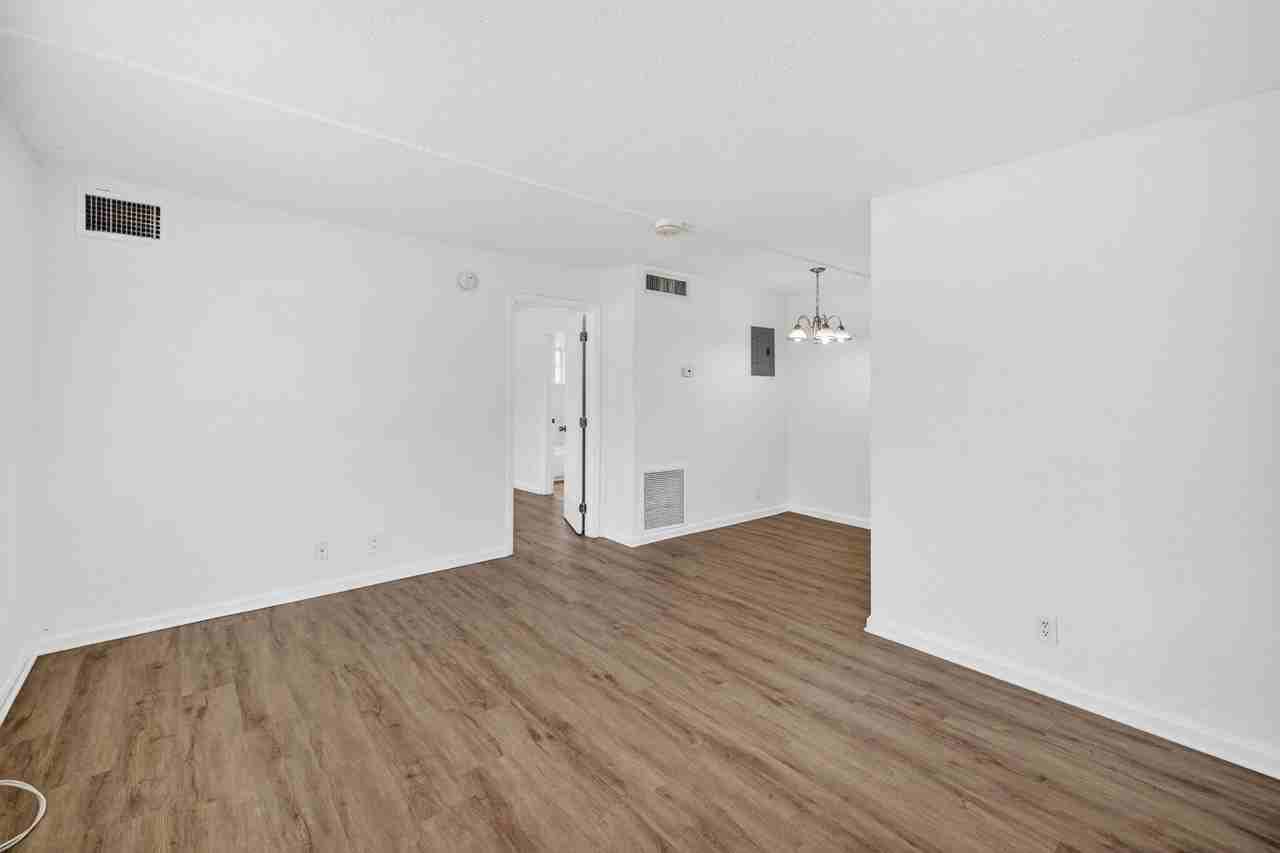 1671 Ne 33rd St #1 - Photo 4 of 20