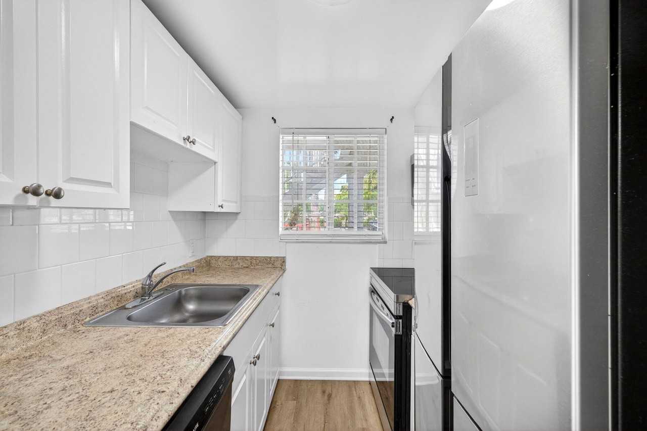 1671 Ne 33rd St #1 - Photo 6 of 20