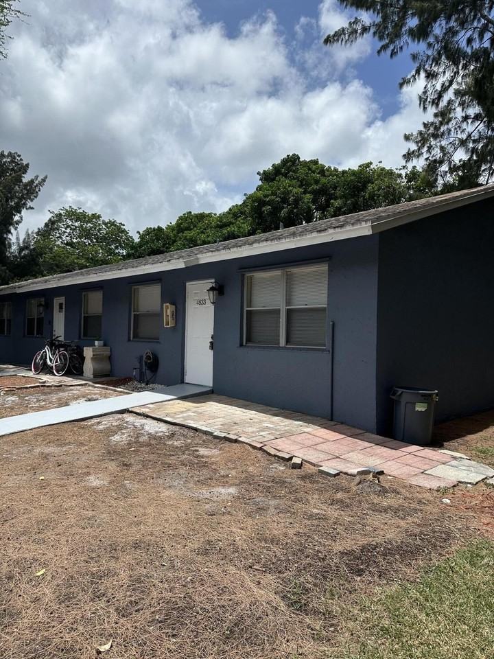 4833 Serafica Dr - Photo 2 of 11
