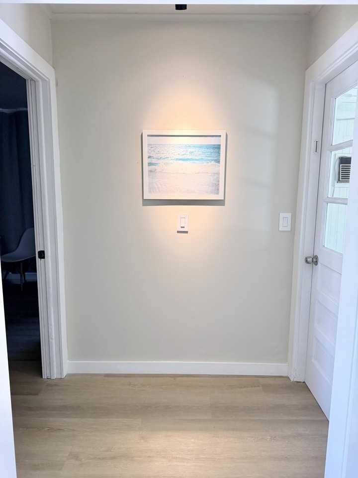 1124 18th Ave N - Photo 4 of 12
