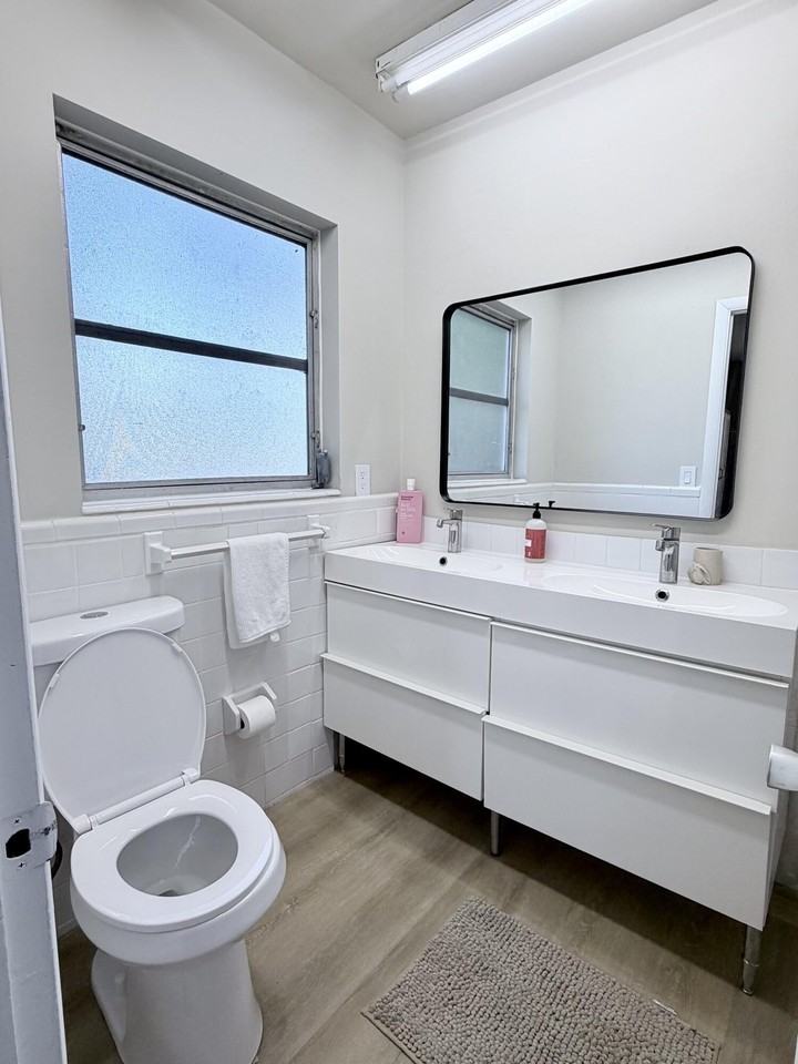 1124 18th Ave N - Photo 6 of 12