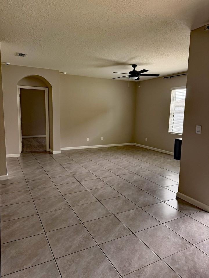 5306 Entertainment Way - Photo 4 of 19