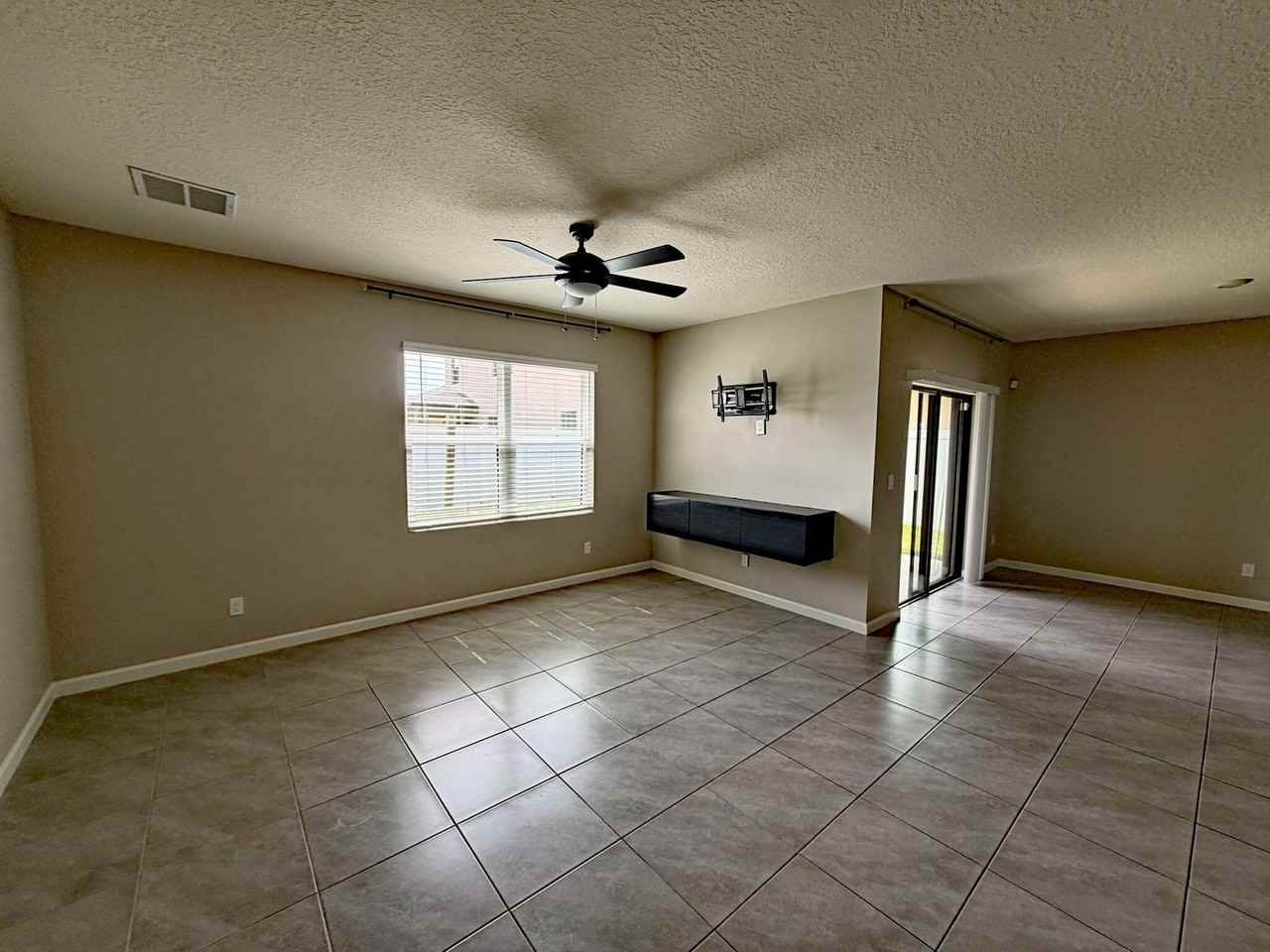 5306 Entertainment Way - Photo 7 of 19