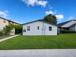 featured image of 916 4th St #4