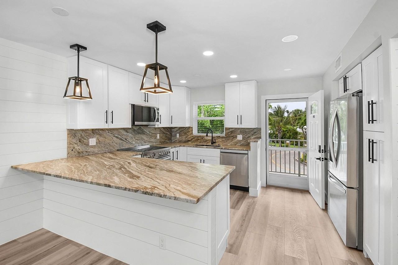 200 N El Mar Dr #B202 - Photo 5 of 22
