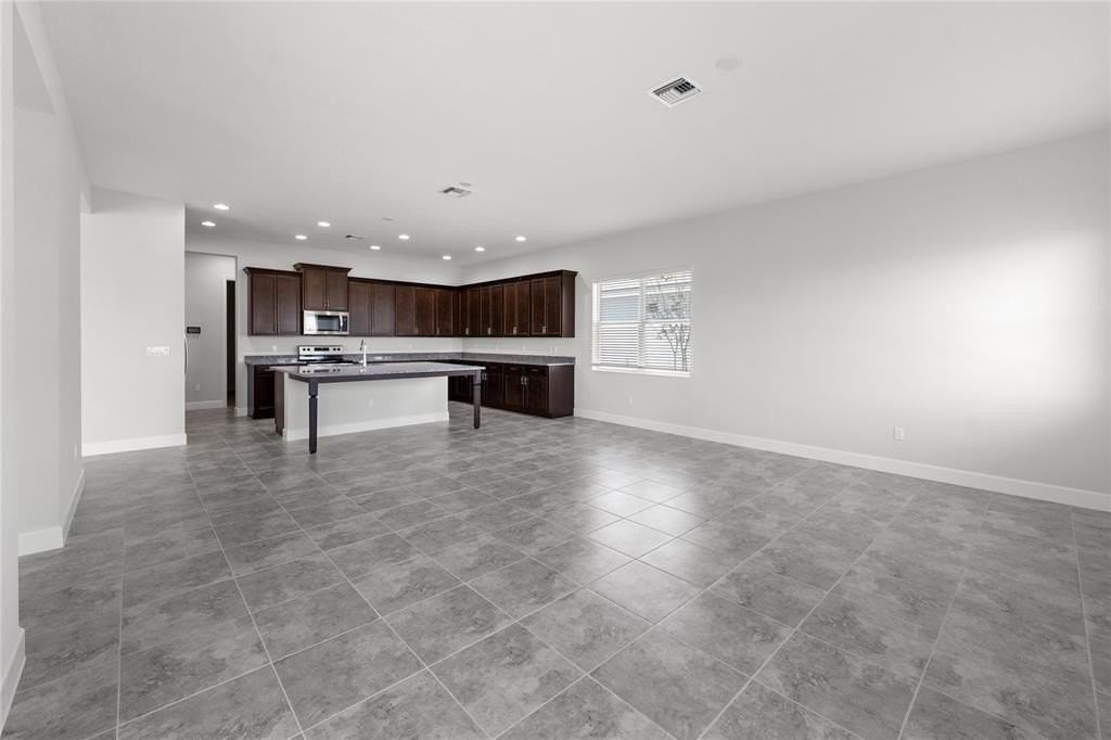 5418 Empire Dr - Photo 5 of 9