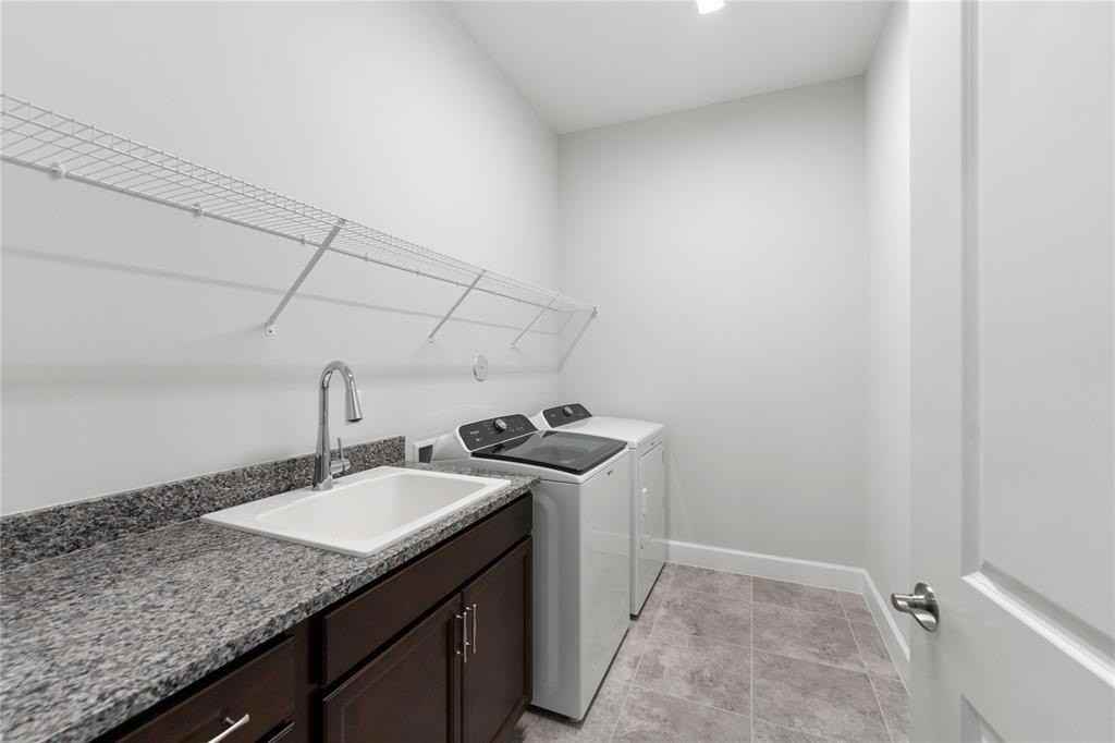 5418 Empire Dr - Photo 6 of 9