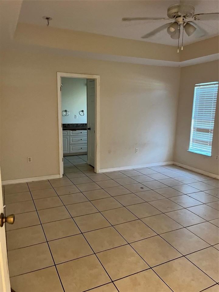 3049 Se 38th Ave - Photo 4 of 4