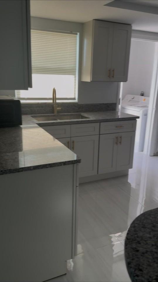 5454 8th Ave - Photo 6 of 8