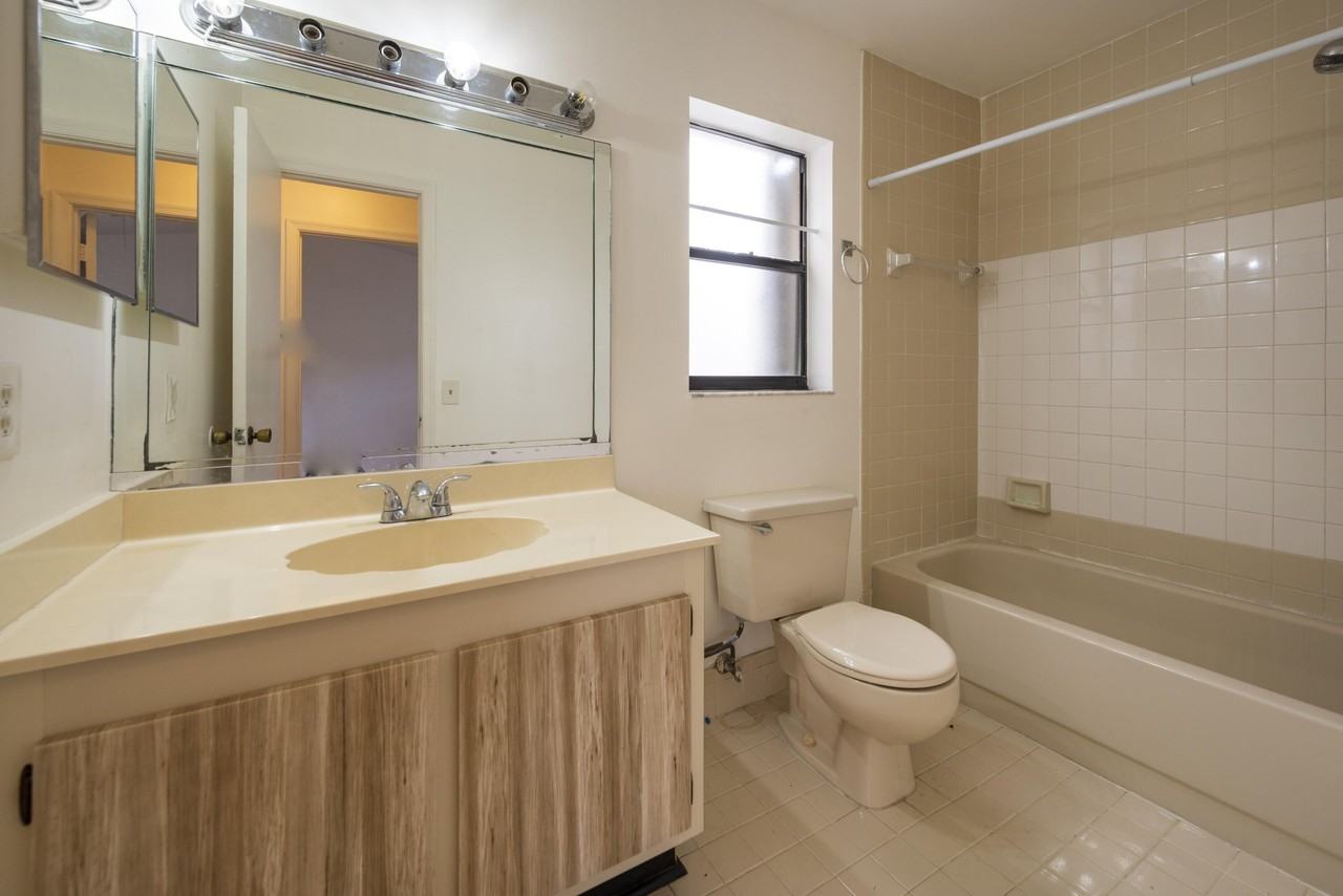 9641 Riverside Dr #F1 - Photo 5 of 26