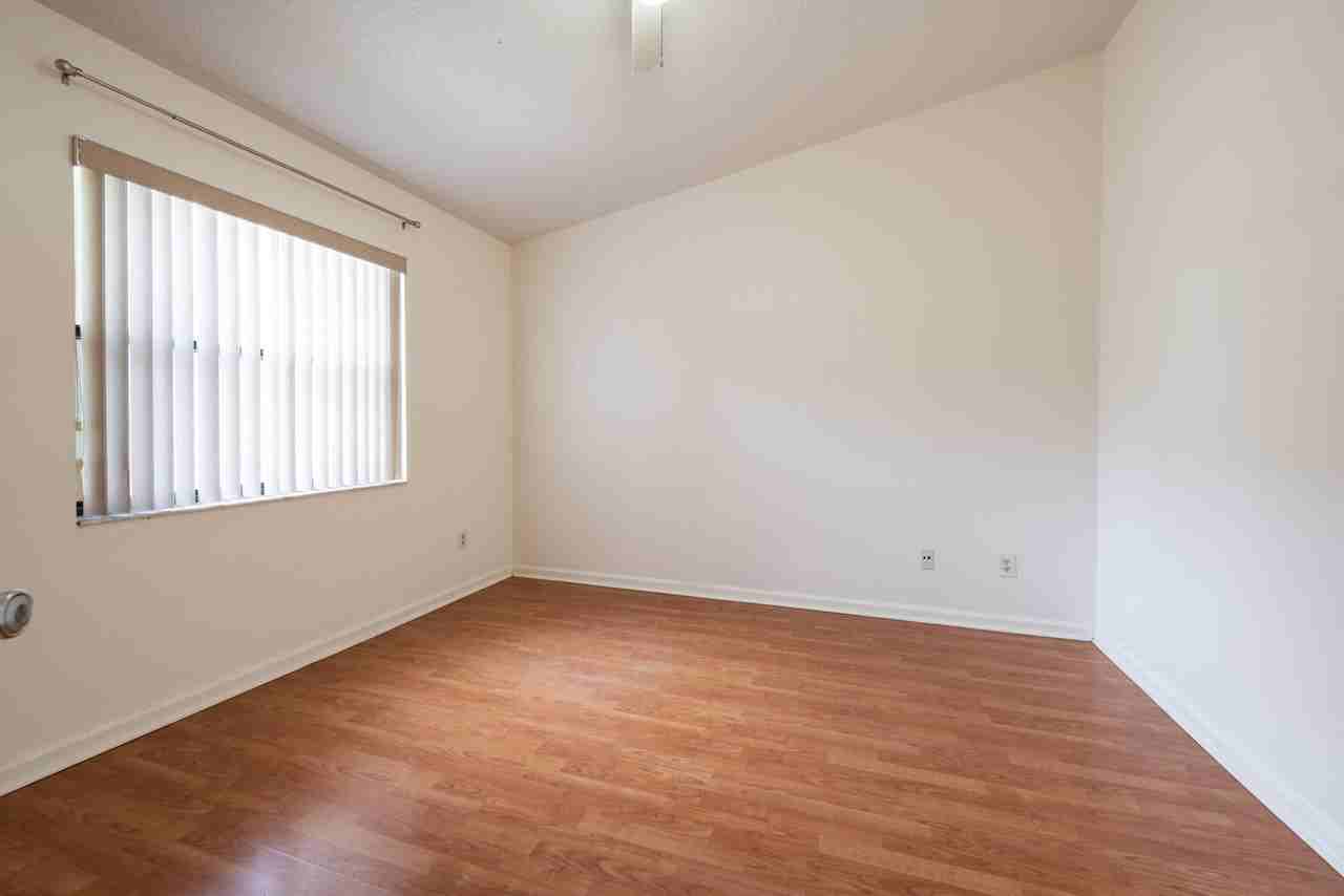 9641 Riverside Dr #F1 - Photo 7 of 26