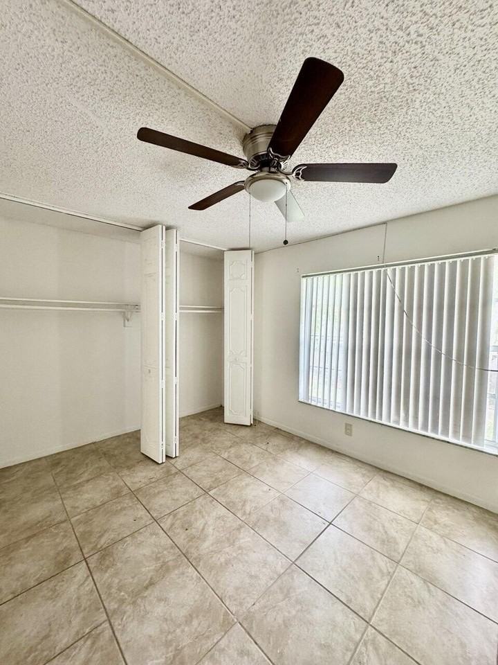 801 W Oakland Park Blvd #C1 - Photo 6 of 8