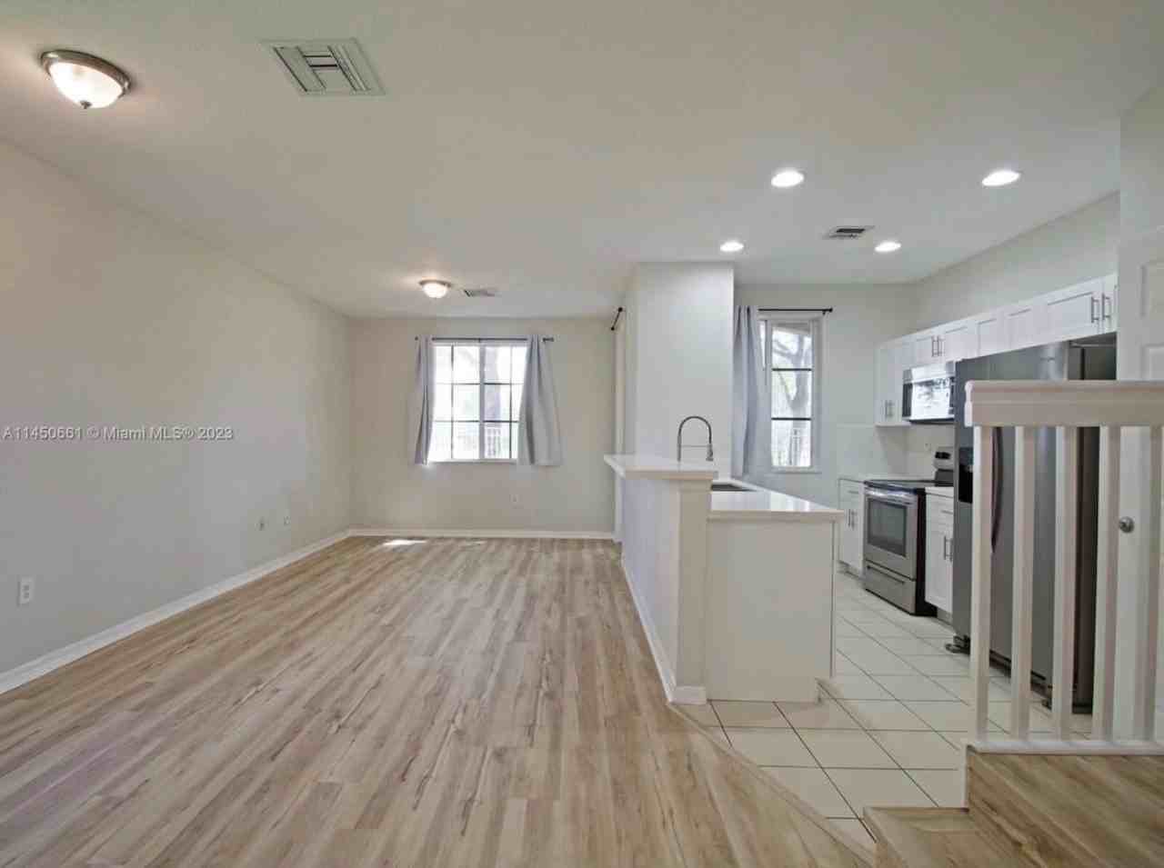 6030 Sw 19th Pl - Photo 2 of 12