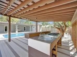 545 Nw 46th Ave - Photo 4 of 16