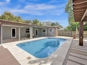 545 Nw 46th Ave - Photo 6 of 16