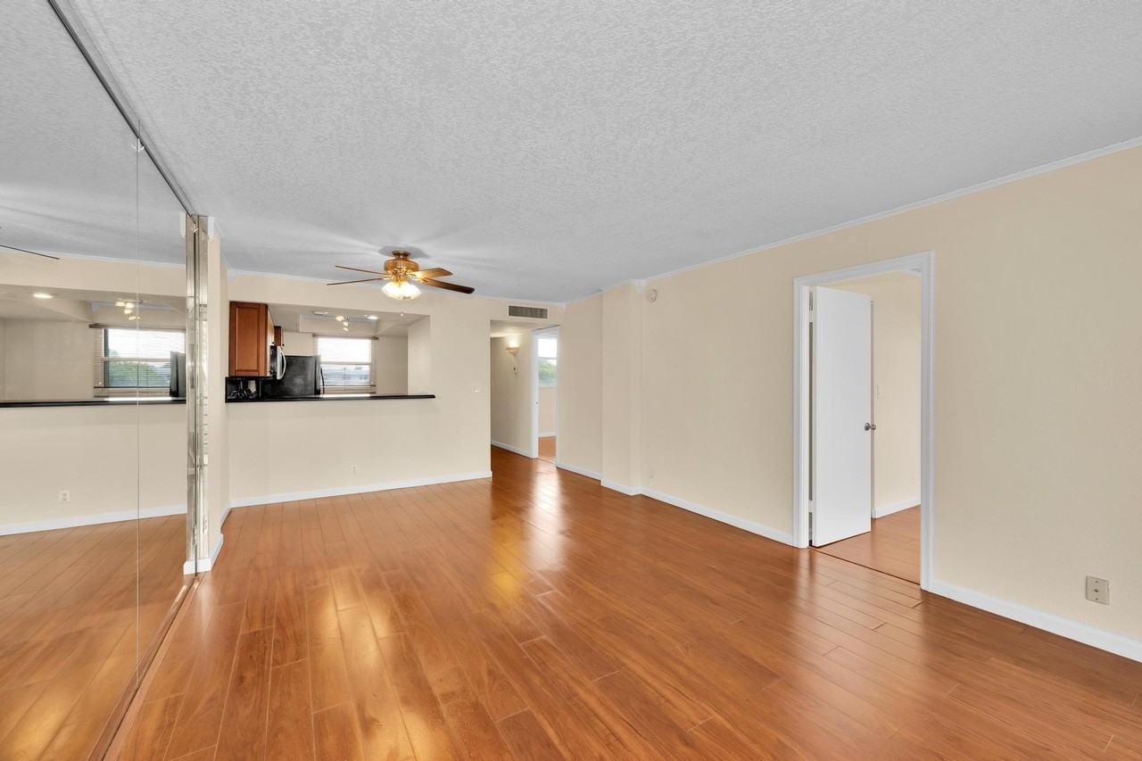 118 Royal Park Dr #4G - Photo 6 of 31