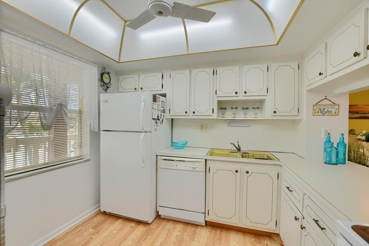 9826 Marina Blvd #1027 - Photo 6 of 25