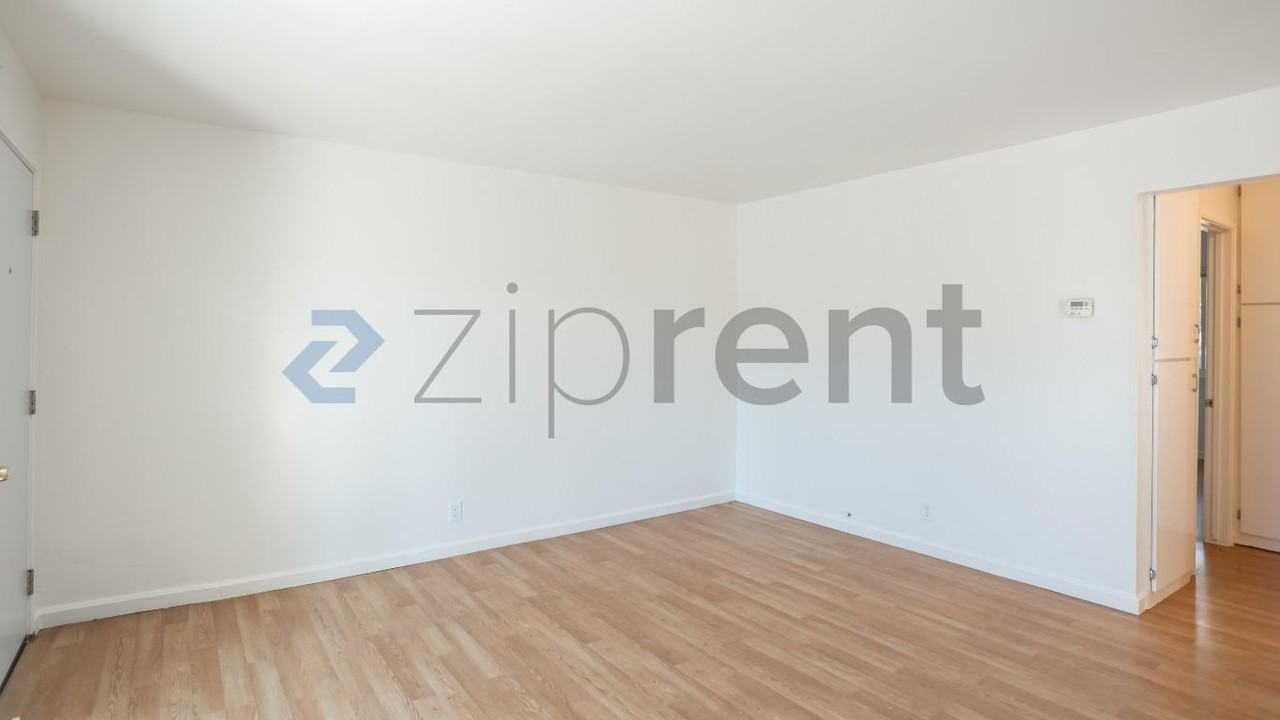 1793 Bradford Way #B - Photo 5 of 16
