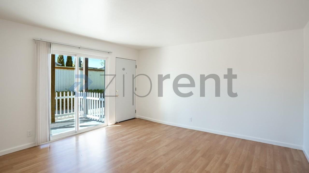 1793 Bradford Way #B - Photo 6 of 16