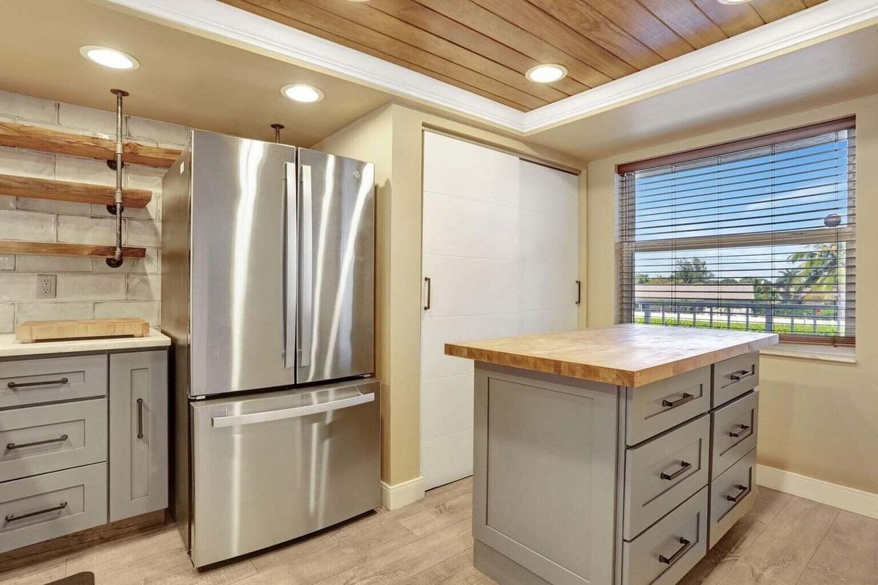 7800 Nw 18th St #201 - Photo 5 of 31