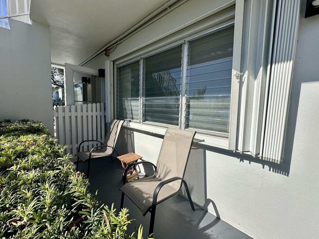 1001 Ne 8th Ave #102 - Photo 3 of 22