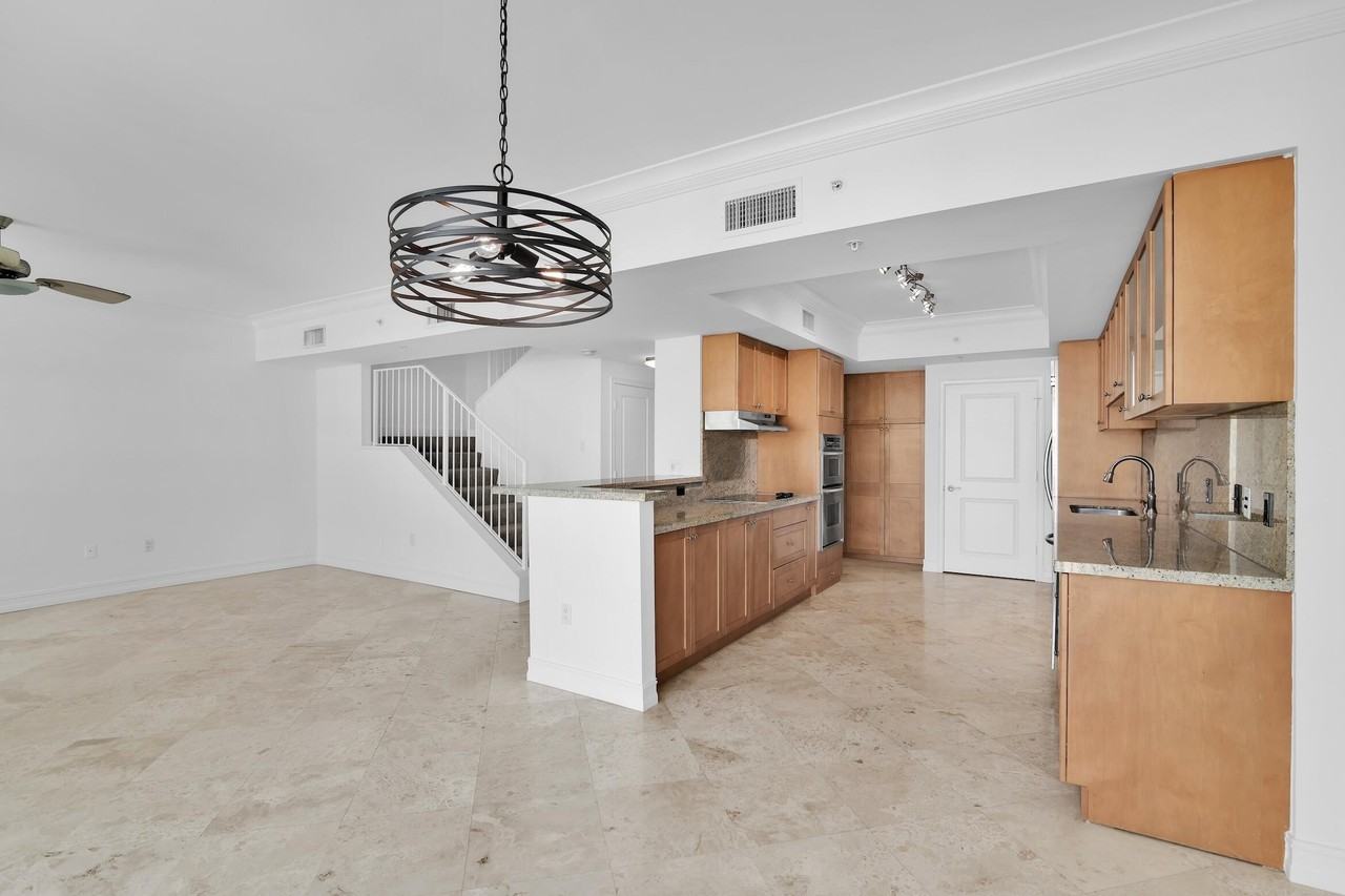 99 Se Mizner Blvd #PH40 - Photo 3 of 48