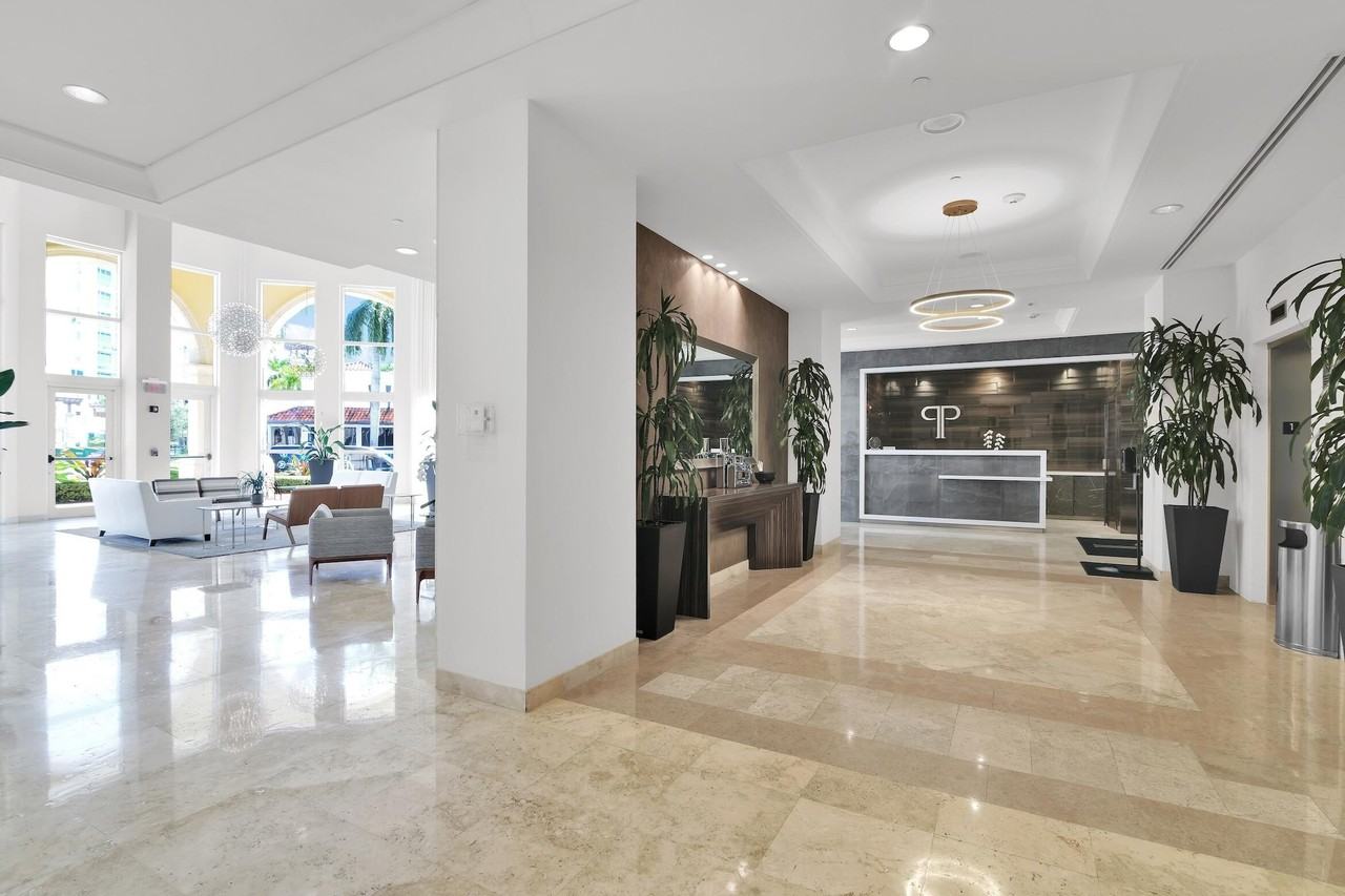 99 Se Mizner Blvd #PH40 - Photo 6 of 48