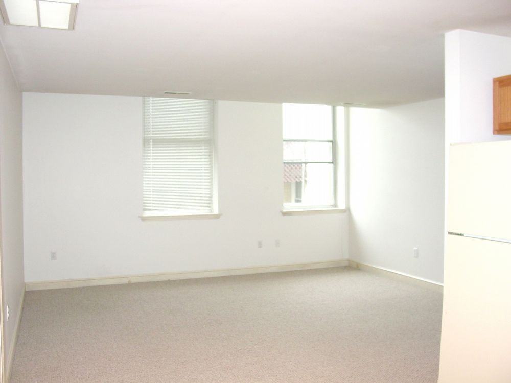 399 Walnut St #8 - Photo 3 of 4