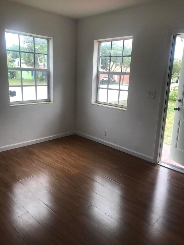 1307 Lucerne Ave #1 - Photo 3 of 11