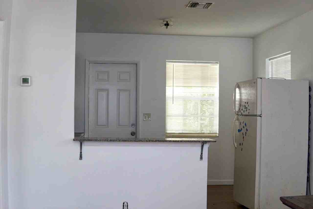 1307 Lucerne Ave #1 - Photo 5 of 11