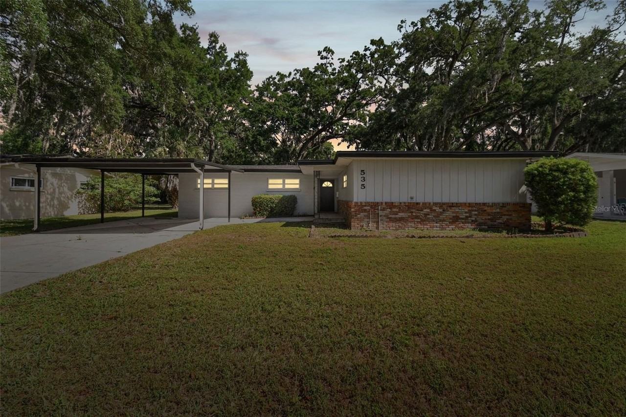 535 W Palmeden Dr - Photo 2 of 50