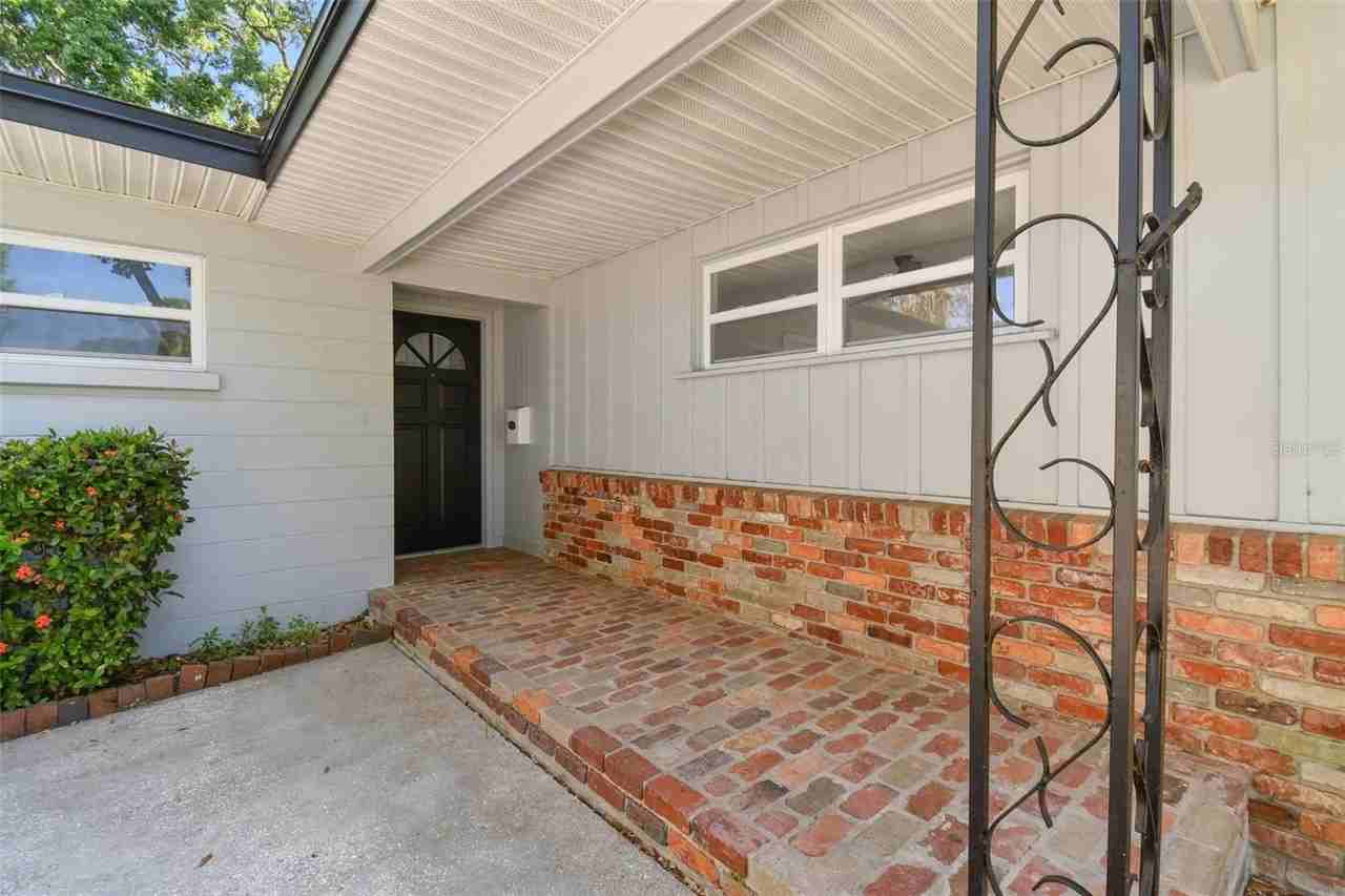 535 W Palmeden Dr - Photo 4 of 50