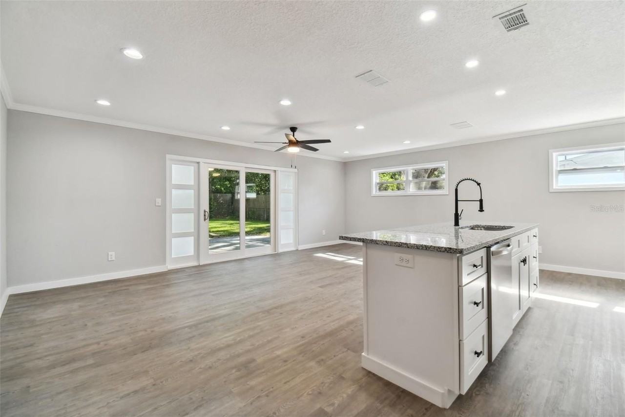 535 W Palmeden Dr - Photo 6 of 50