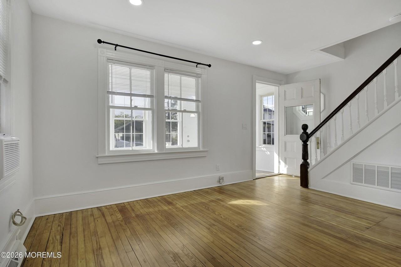 52 Leonard St - Photo 4 of 20