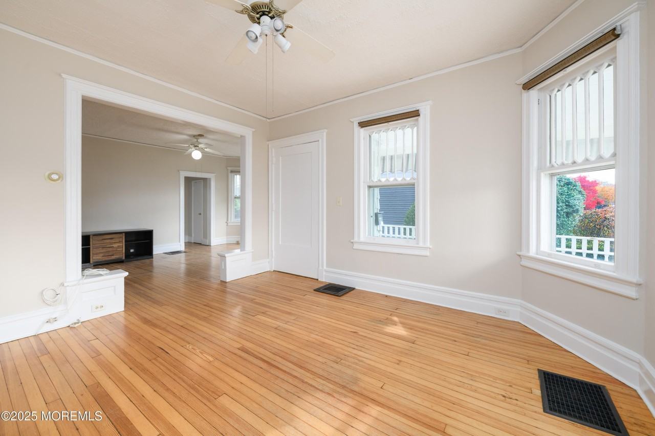 64 Harding Rd - Photo 7 of 23