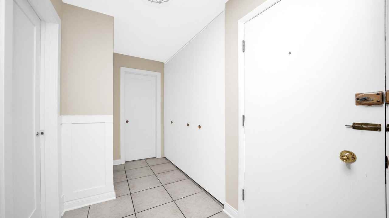 6101 W 64th Pl #4 - Photo 7 of 9