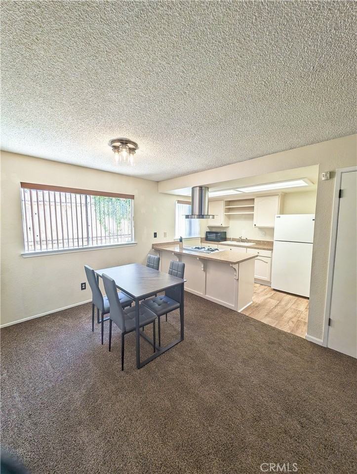 1060 Baden Ave - Photo 5 of 11