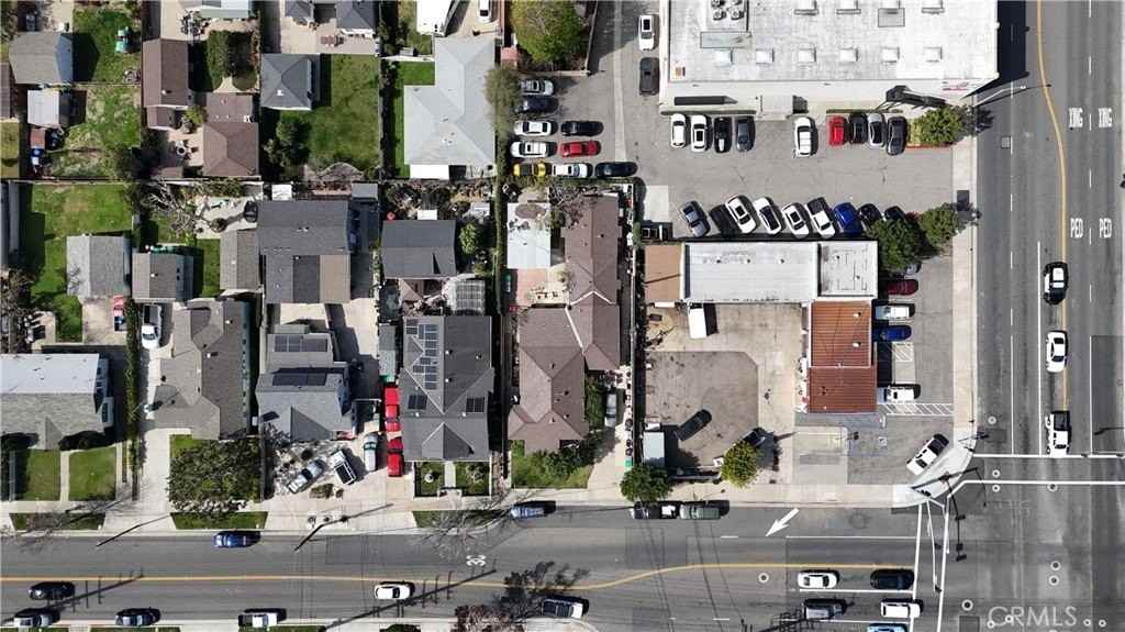 132 S Batavia St - Photo 4 of 15
