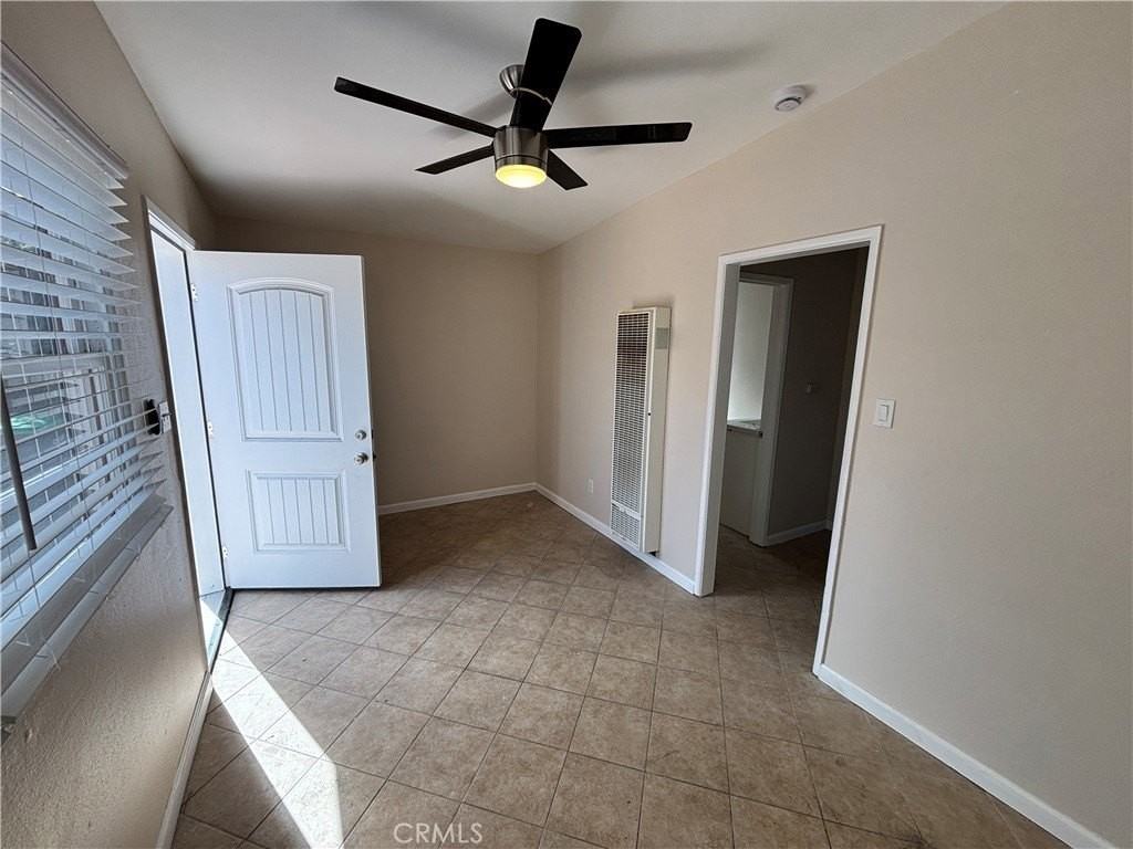 132 S Batavia St - Photo 6 of 15