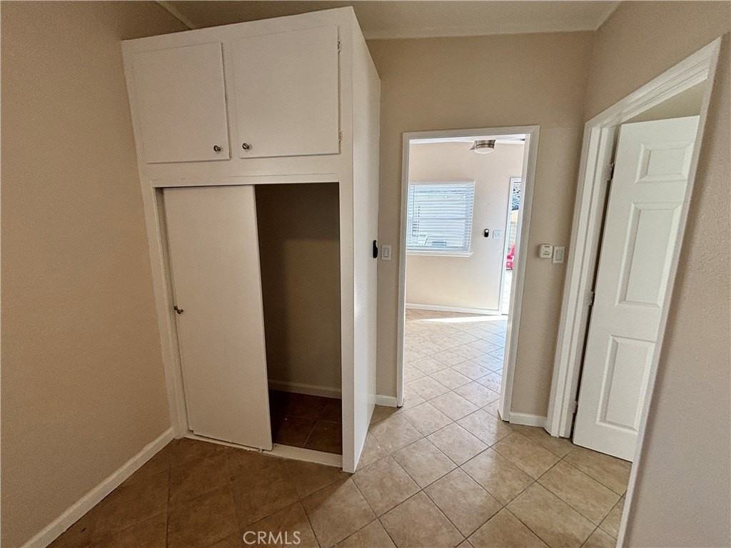 132 S Batavia St - Photo 7 of 15