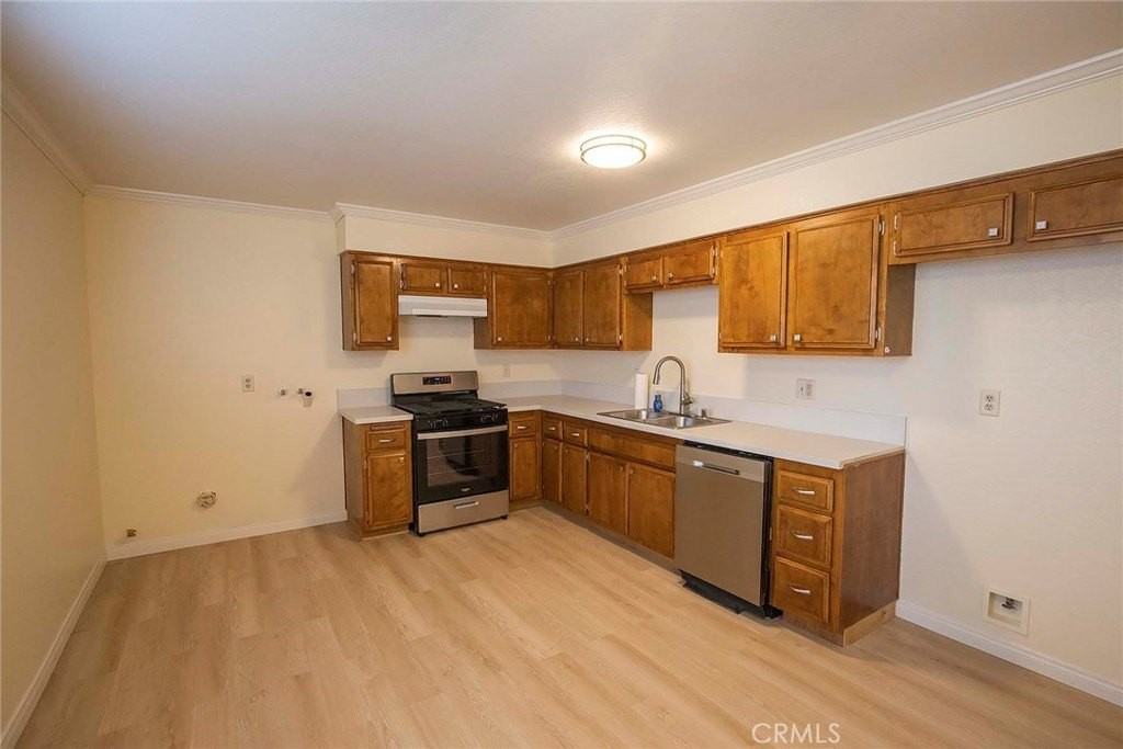 1533 Plaza Del Amo #4 - Photo 6 of 17
