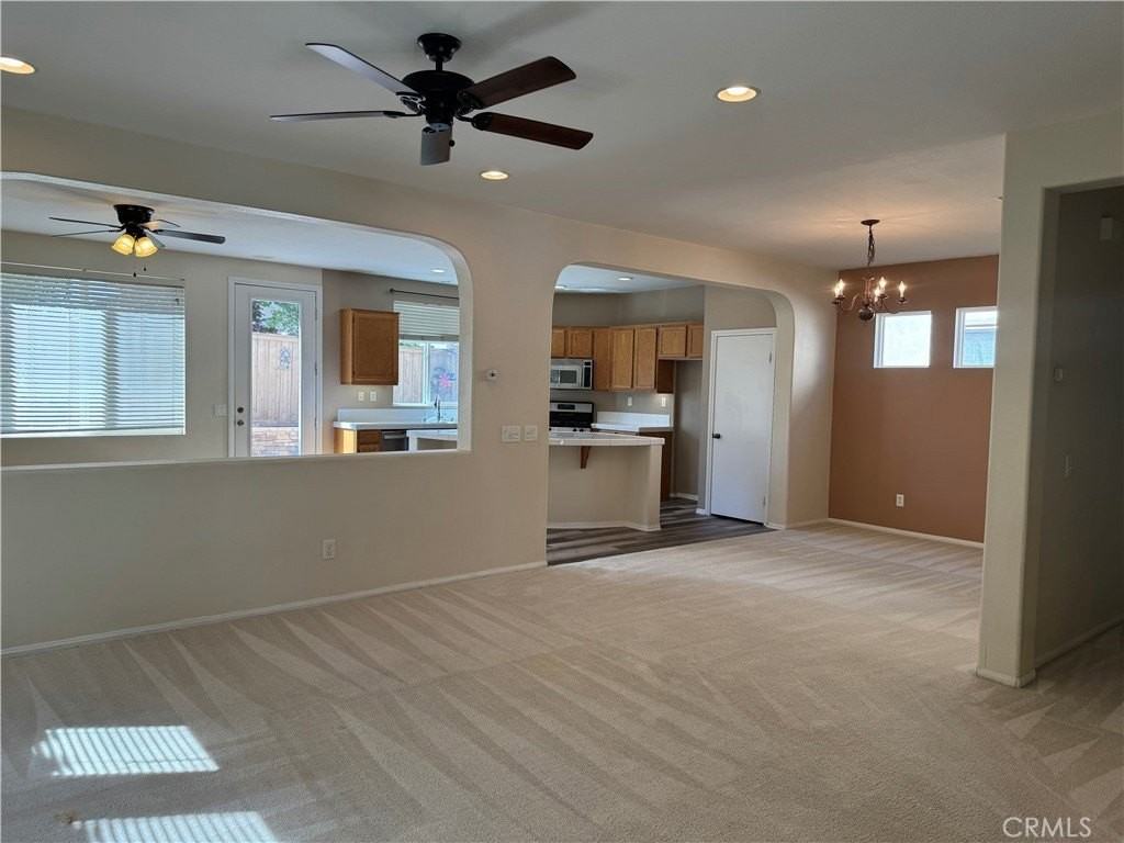 32585 Winterberry Ln - Photo 2 of 14