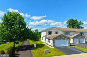 featured image of 2521 Emerald Ln